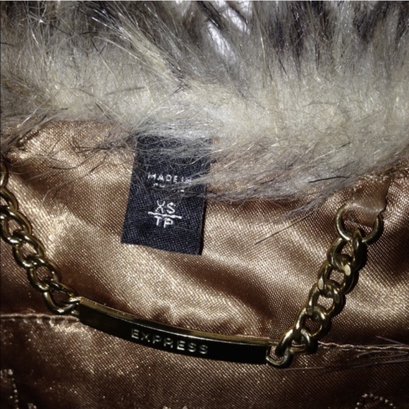 Express fur vest. - Picture 3 of 3